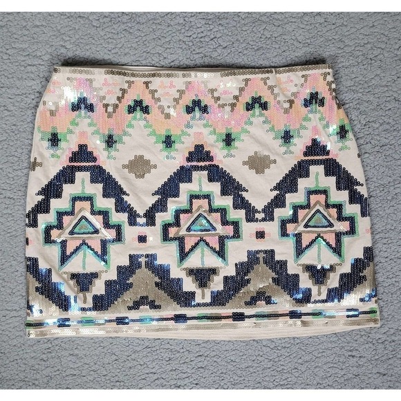 Express Dresses & Skirts - Express Skirt Womens XS Cream Pink Mini Tribal Aztec Boho Festival Party Club